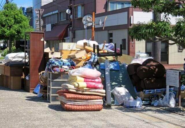 搬家時有垃圾或大型廢棄傢俱需要清運該如何處理? 搬家時有垃圾或大型廢棄傢俱需要清運該如何處理?